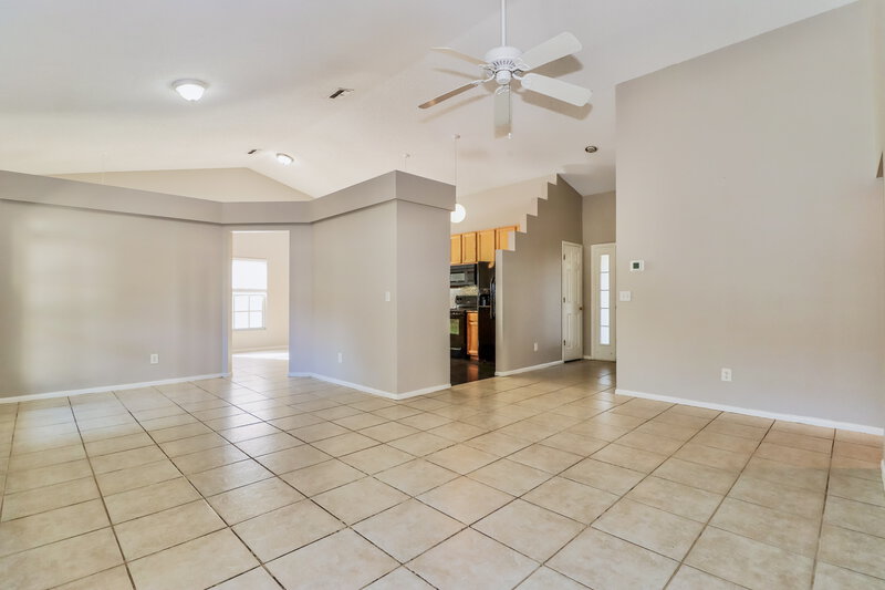 2,265/Mo, 1546 River Oaks Dr Tarpon Springs, FL 34689 Living Room View 2