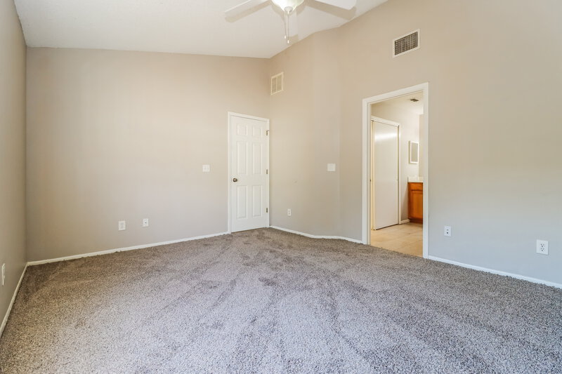 2,265/Mo, 1546 River Oaks Dr Tarpon Springs, FL 34689 Main Bedroom View