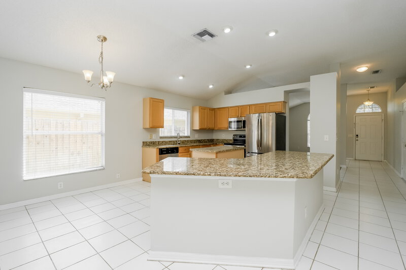 3,790/Mo, 1505 Scotch Pine Drive Brandon, FL 33511 Kitchen View 2