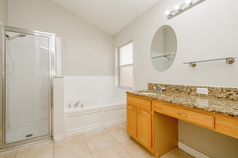3,790/Mo, 1505 Scotch Pine Drive Brandon, FL 33511 Main Bathroom View