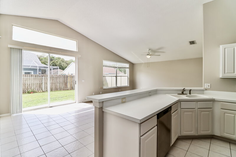 2,575/Mo, 4846 Ridgemoor Cir Palm Harbor, FL 34685 Kitchen View 2