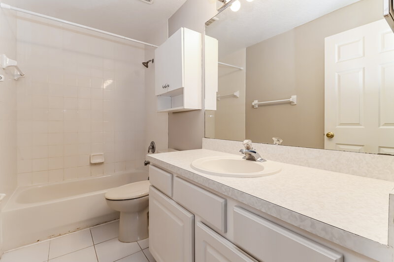 2,575/Mo, 4846 Ridgemoor Cir Palm Harbor, FL 34685 Bathroom View