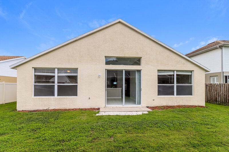2,575/Mo, 4846 Ridgemoor Cir Palm Harbor, FL 34685 Rear View