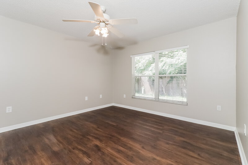 2,035/Mo, 4519 Weasel Dr New Port Richey, FL 34653 Main Bedroom View