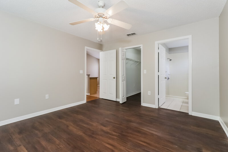2,035/Mo, 4519 Weasel Dr New Port Richey, FL 34653 Main Bedroom View 2