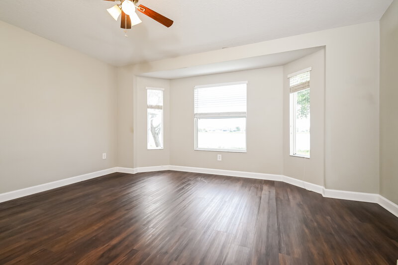 1,955/Mo, 922 Seminole Sky Dr Ruskin, FL 33570 Main Bedroom View