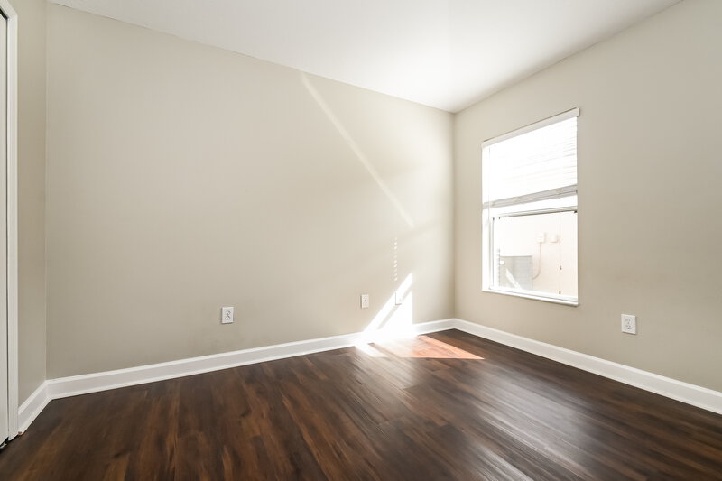 1,955/Mo, 922 Seminole Sky Dr Ruskin, FL 33570 Bedroom View 4