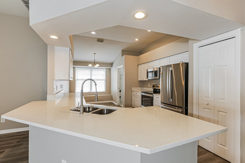 2,655/Mo, 2638 Allwood Ave Valrico, FL 33596 Kitchen View