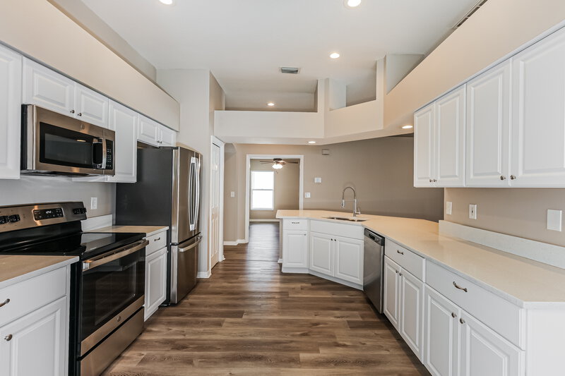 2,655/Mo, 2638 Allwood Ave Valrico, FL 33596 Kitchen View 2