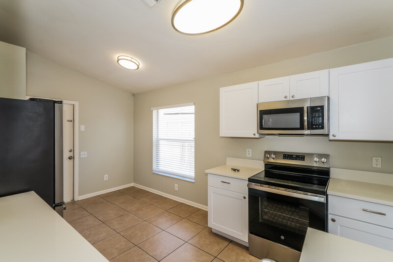 2,280/Mo, 12534 Herons Path Pl Riverview, FL 33578 Kitchen View 2