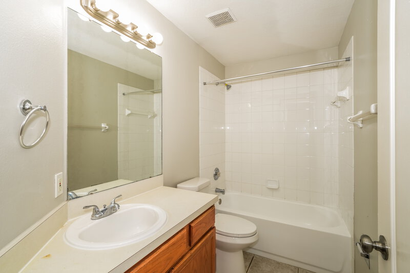 2,280/Mo, 12534 Herons Path Pl Riverview, FL 33578 Main Bathroom View