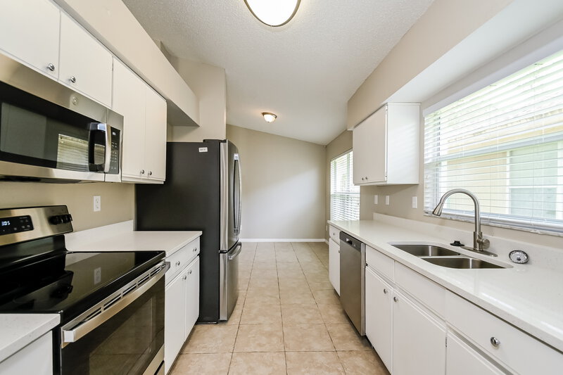 2,120/Mo, 2029 Glen Forge St Brandon, FL 33511 Kitchen View