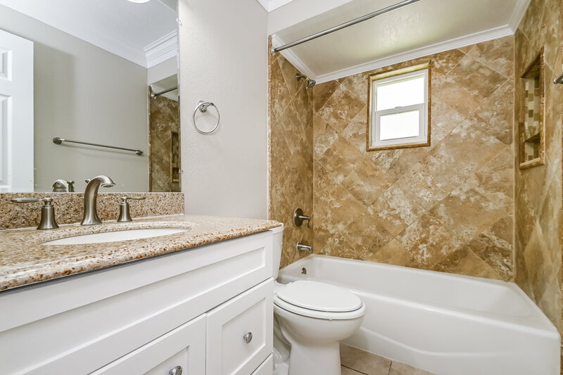 2,120/Mo, 2029 Glen Forge St Brandon, FL 33511 Bathroom View