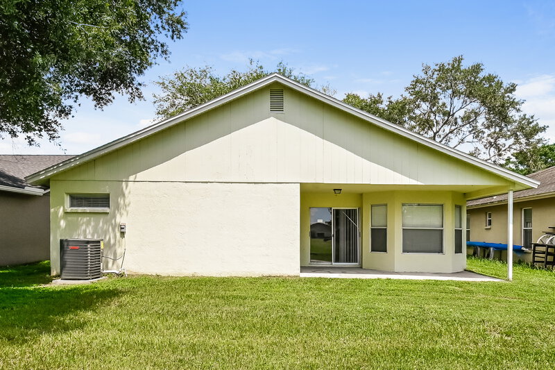 2,120/Mo, 2029 Glen Forge St Brandon, FL 33511 Rear View