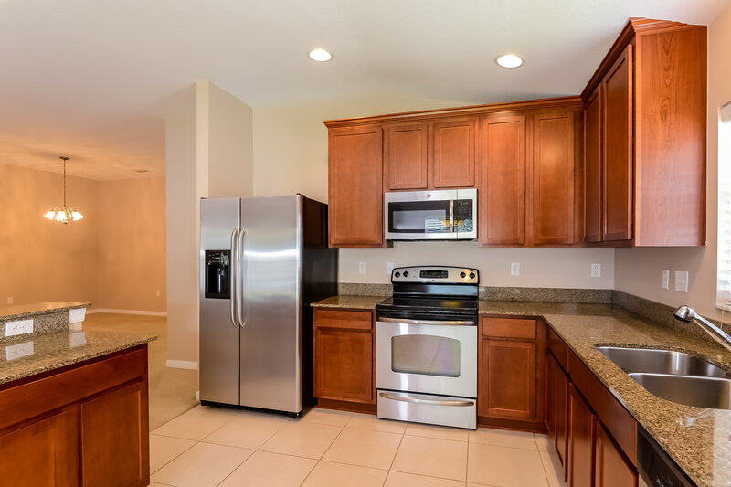 2,225/Mo, 3636 Grecko Dr Wesley Chapel, FL 33543 Kitchen View