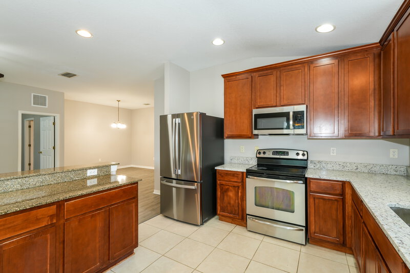 2,085/Mo, 3636 Grecko Dr Wesley Chapel, FL 33543 Kitchen View 2