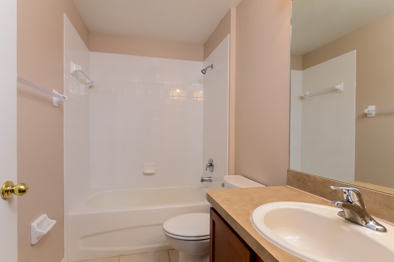 2,225/Mo, 3636 Grecko Dr Wesley Chapel, FL 33543 Bathroom View
