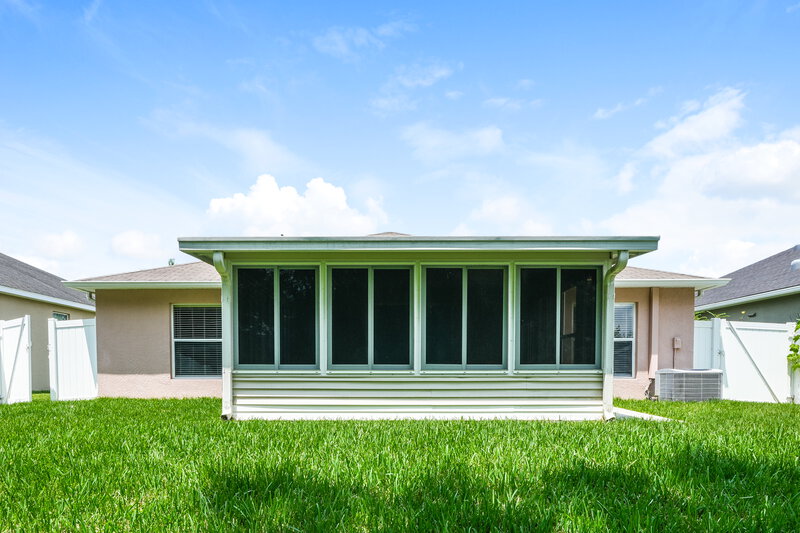 2,085/Mo, 3636 Grecko Dr Wesley Chapel, FL 33543 Rear View