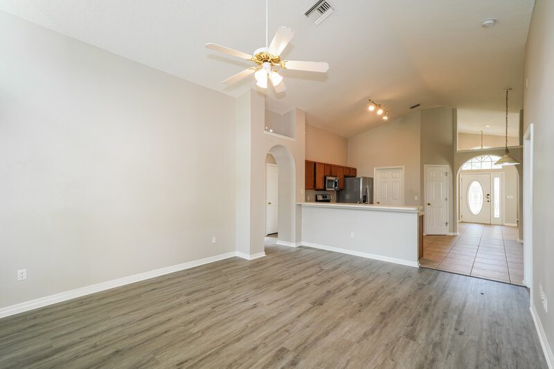 2,190/Mo, 8606 Baneberry Ct Tampa, FL 33647 Family Room View 2