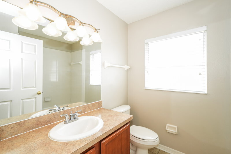 2,190/Mo, 8606 Baneberry Ct Tampa, FL 33647 Main Bathroom View