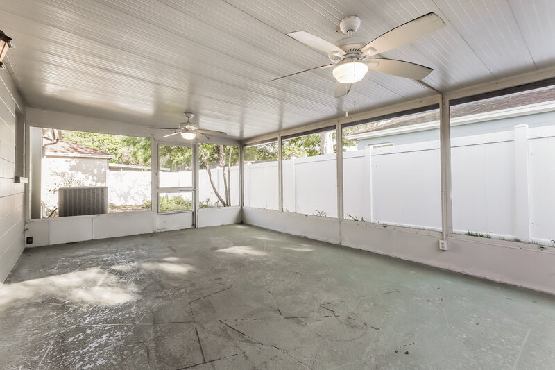 2,030/Mo, 1909 Chablis Ct Valrico, FL 33594 Screened Porch View