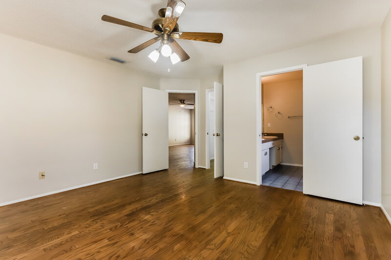 2,030/Mo, 1909 Chablis Ct Valrico, FL 33594 Main Bedroom View 2