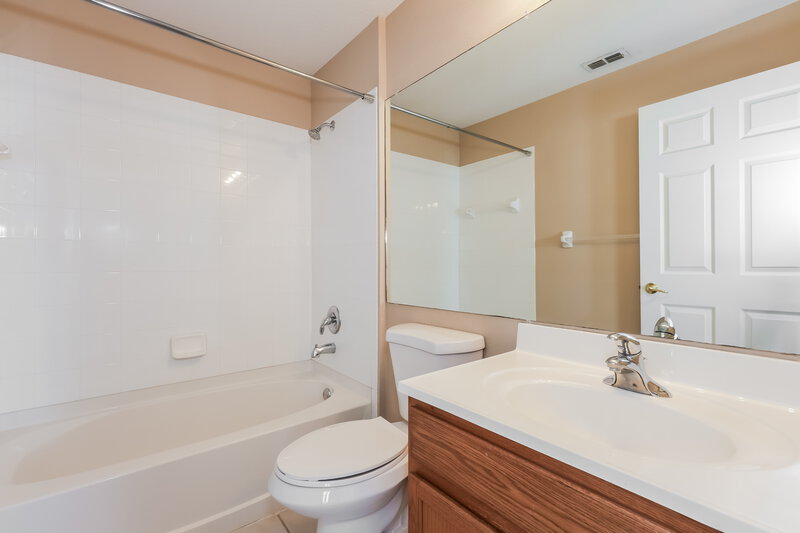 1,885/Mo, 25806 Bloomsbury Ct Land O Lakes, FL 34639 Bathroom View