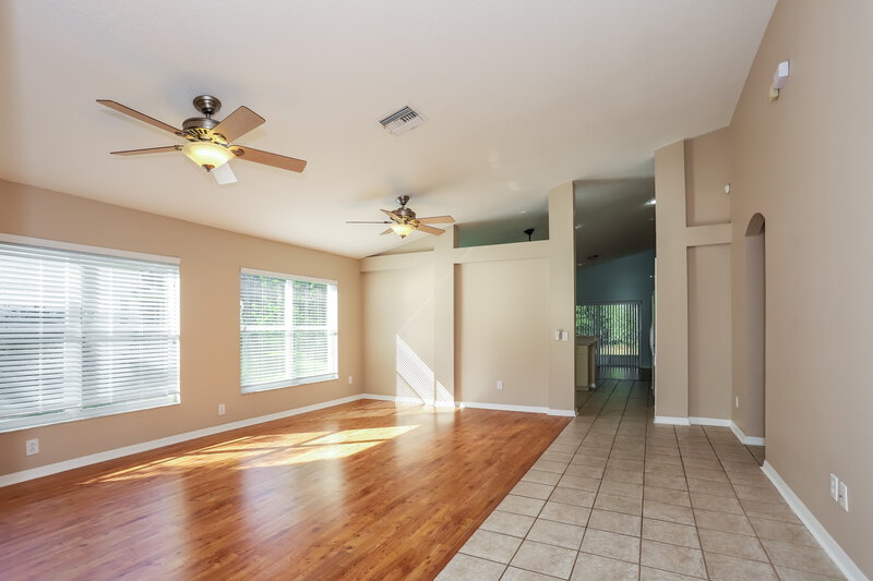 3,880/Mo, 2120 Brandon Park Cir Brandon, FL 33510 Living Room View 2