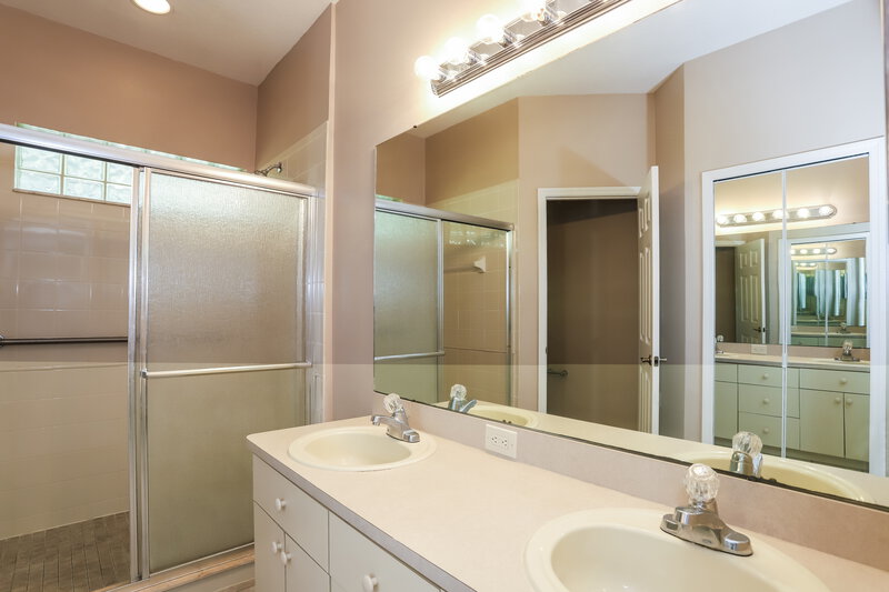 3,880/Mo, 2120 Brandon Park Cir Brandon, FL 33510 Main Bathroom View