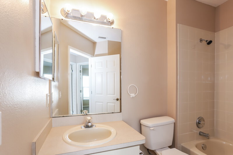 3,880/Mo, 2120 Brandon Park Cir Brandon, FL 33510 Bathroom View