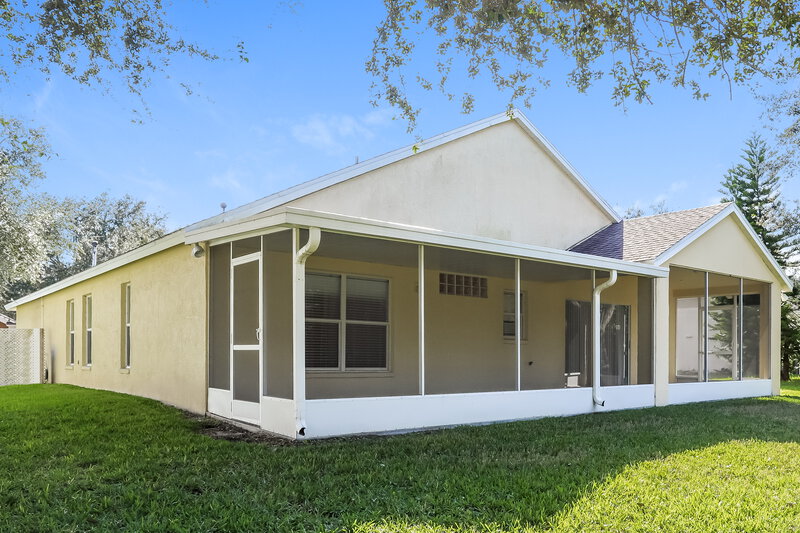 3,880/Mo, 2120 Brandon Park Cir Brandon, FL 33510 Rear View