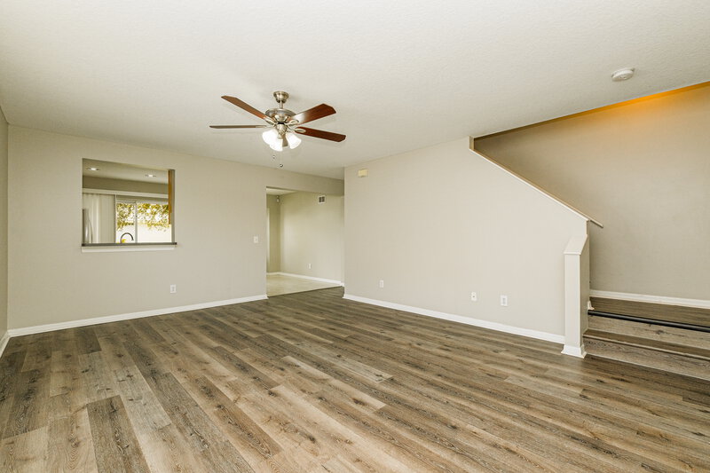 2,265/Mo, 1818 Horsechestnut Ct Trinity, FL 34655 Living Room View 2