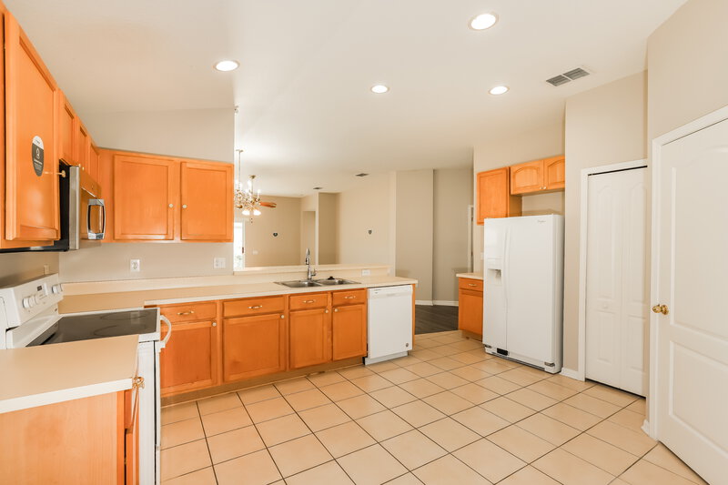 2,245/Mo, 5236 Gato del Sol Cir Wesley Chapel, FL 33544 Kitchen View 3