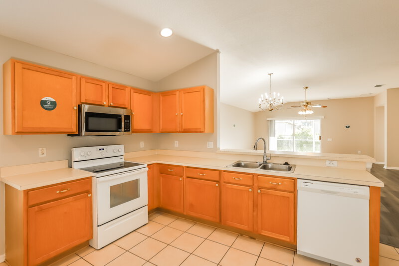 2,245/Mo, 5236 Gato del Sol Cir Wesley Chapel, FL 33544 Kitchen View 4