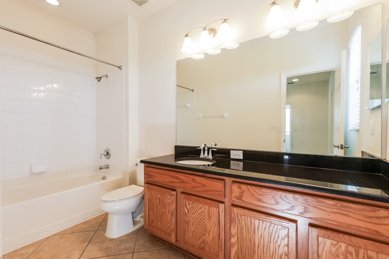 3,910/Mo, 8309 Deerland Bluff Ln Riverview, FL 33578 Bathroom View
