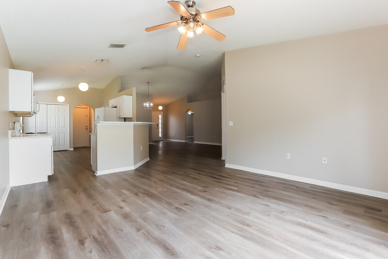 1,780/Mo, 1410 Alhambra Crest Dr Ruskin, FL 33570 Living Room View 2