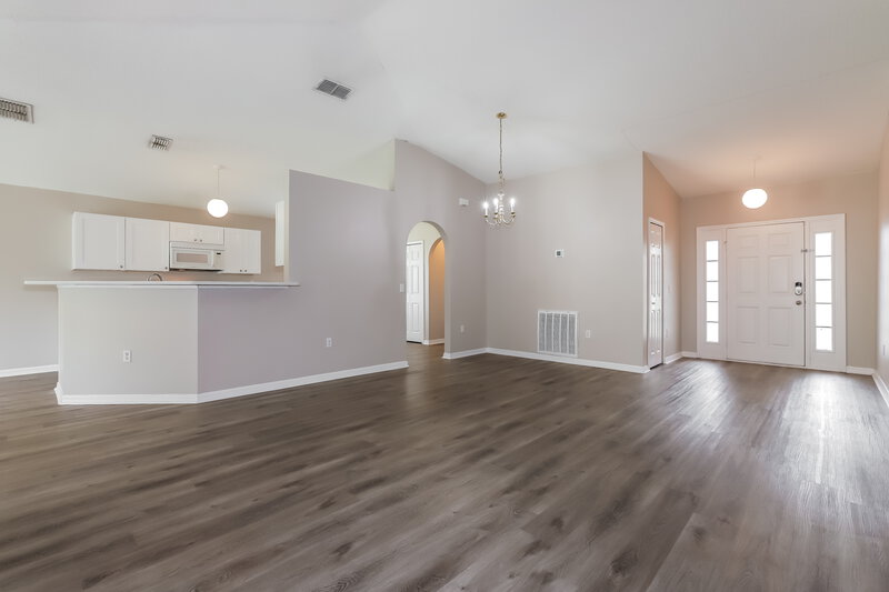 1,780/Mo, 1410 Alhambra Crest Dr Ruskin, FL 33570 Living Room View 3