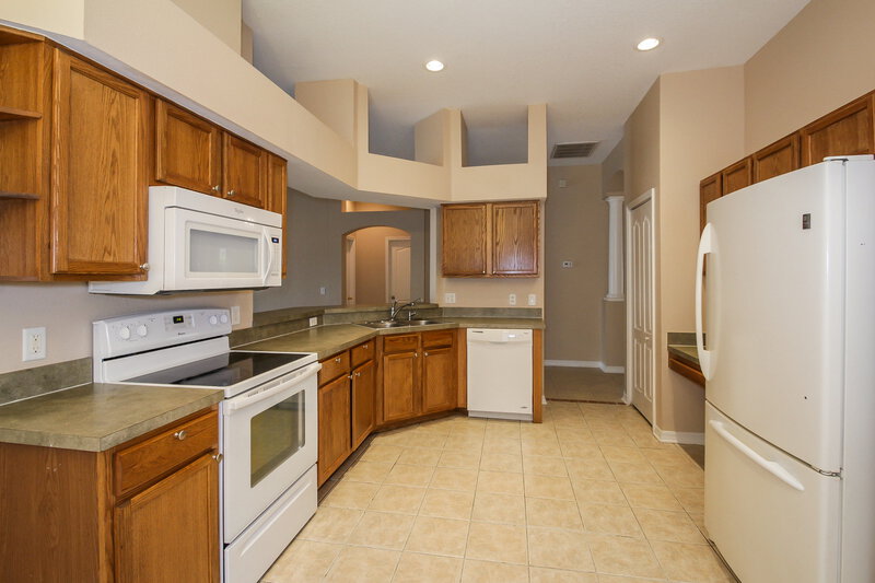 2,365/Mo, 11439 Weston Course Loop Riverview, FL 33579 Kitchen View