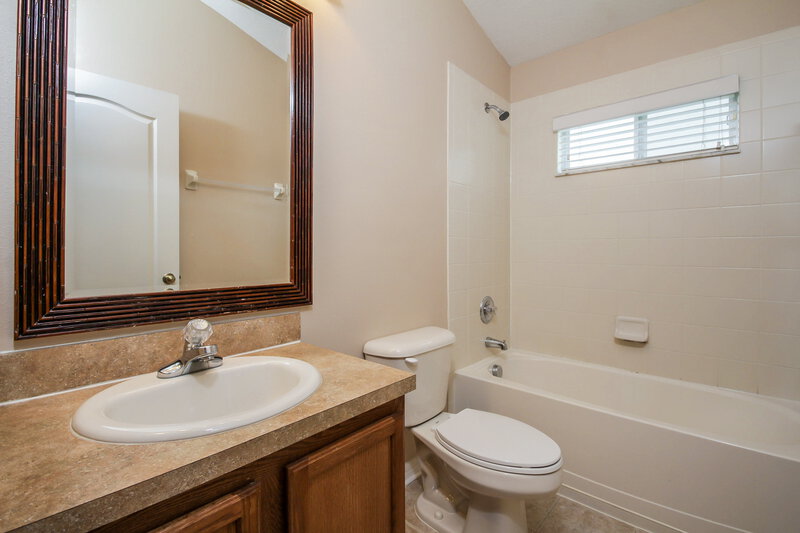 2,365/Mo, 11439 Weston Course Loop Riverview, FL 33579 Master Bathroom View