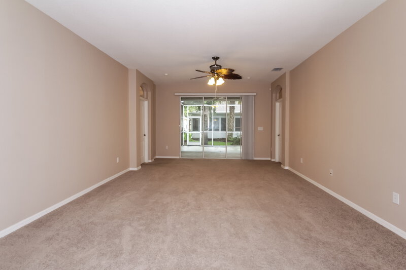 2,220/Mo, 15532 Gannetglade Ln Lithia, FL 33547 Living Room View