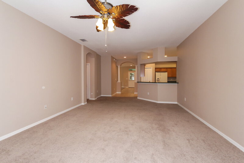2,220/Mo, 15532 Gannetglade Ln Lithia, FL 33547 Living Room View 2
