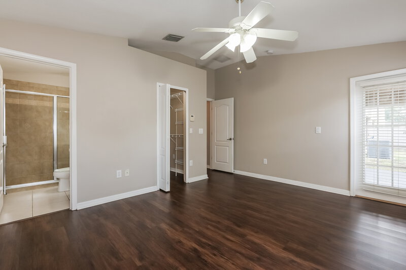 1,765/Mo, 7804 Maroon Peak Dr Ruskin, FL 33573 Main Bedroom View 2
