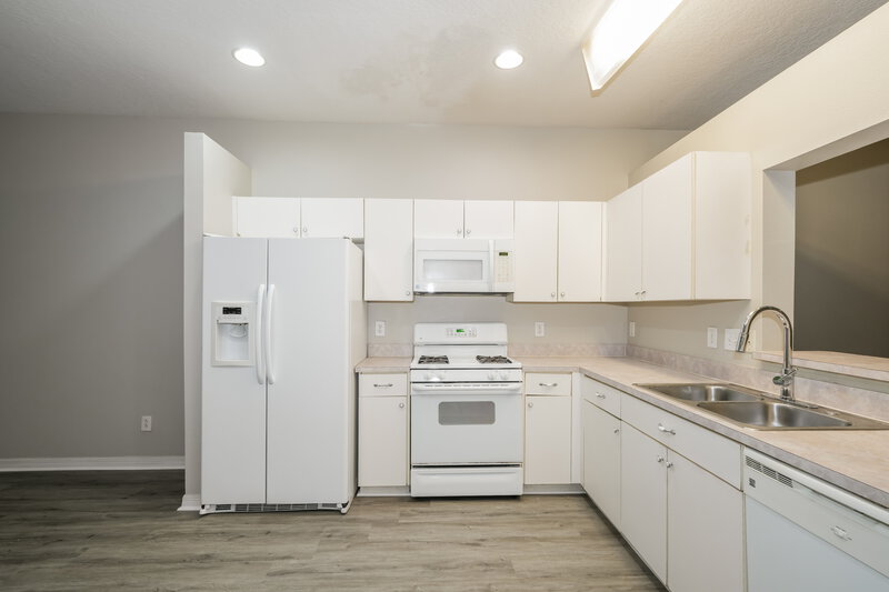 2,150/Mo, 15819 Stags Leap Dr Lutz, FL 33559 Kitchen View