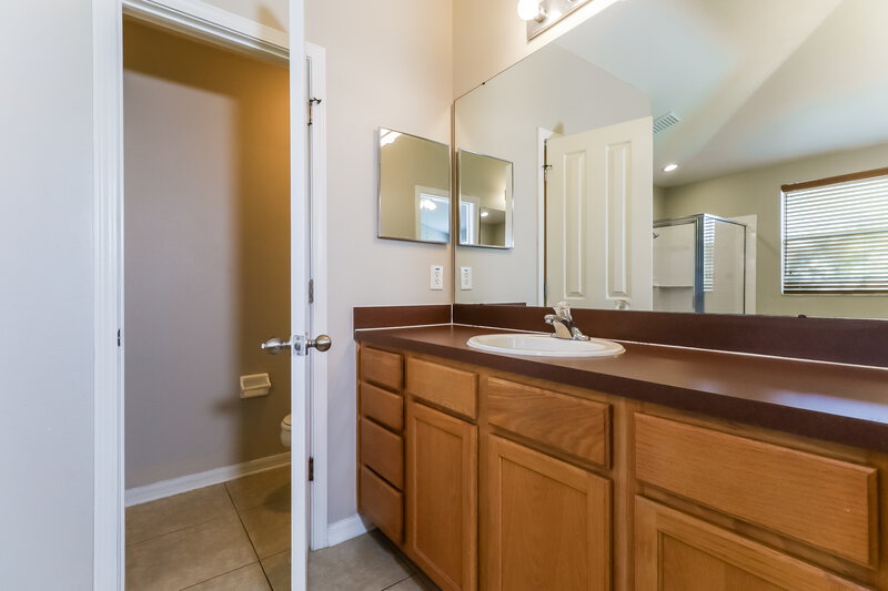 2,685/Mo, 9912 Riverchase Dr New Port Richey, FL 34655 Main Bathroom View 2