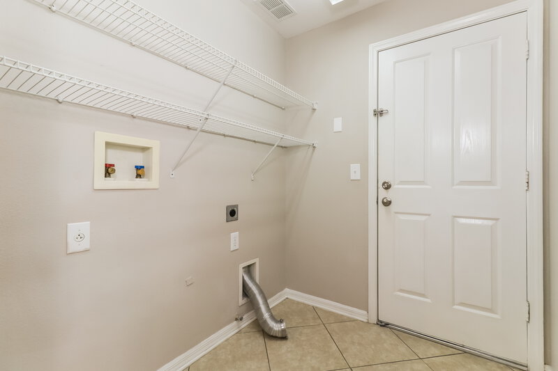2,685/Mo, 9912 Riverchase Dr New Port Richey, FL 34655 Laundry Room View