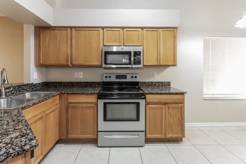 2,025/Mo, 2615 Thames River Pl Valrico, FL 33596 Kitchen View