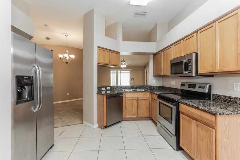 2,025/Mo, 2615 Thames River Pl Valrico, FL 33596 Kitchen View 2