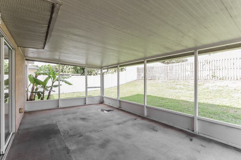 2,025/Mo, 2615 Thames River Pl Valrico, FL 33596 Sun Room View