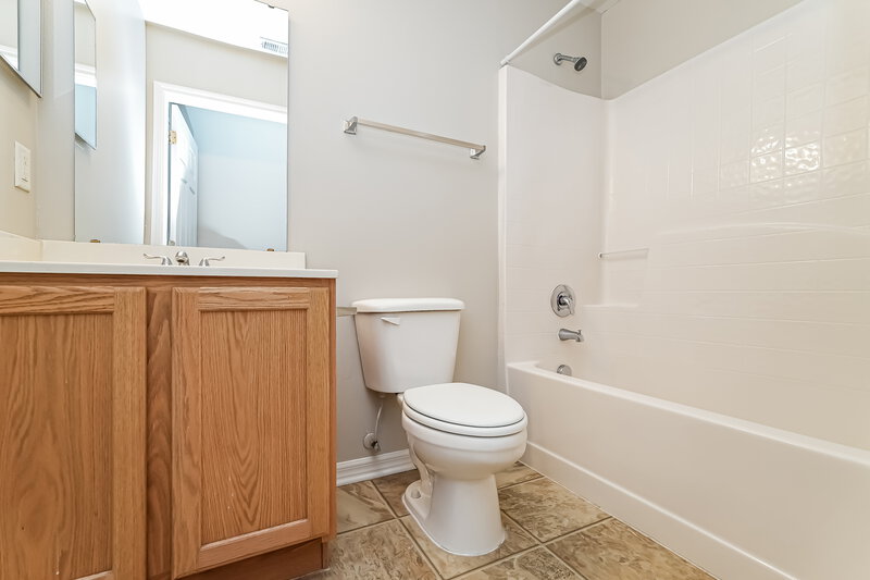 2,340/Mo, 3200 Bellericay Ln Land O' Lakes, FL 34638 Bathroom View