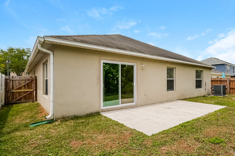2,340/Mo, 3200 Bellericay Ln Land O' Lakes, FL 34638 Rear View